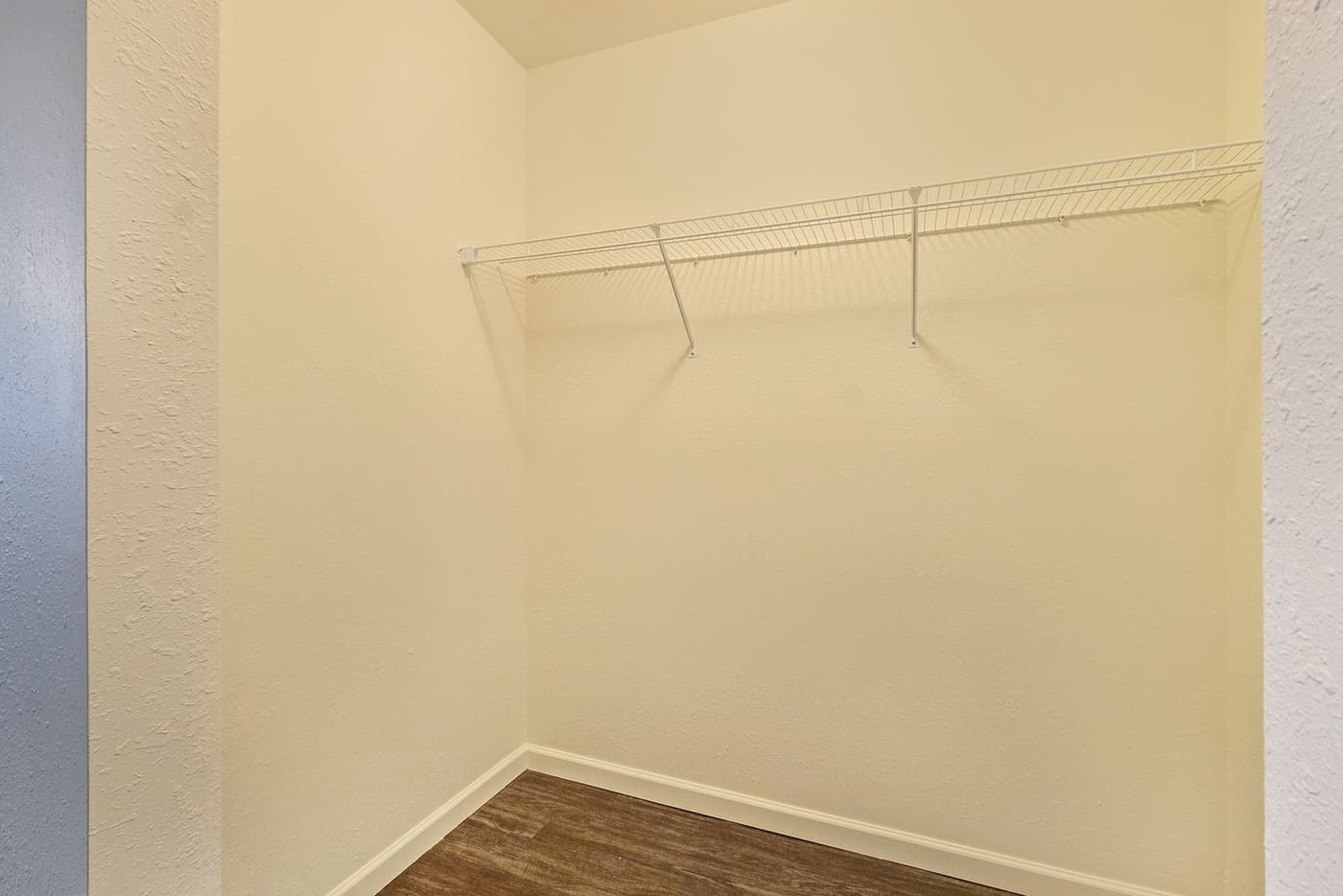 1847 Bluff Ridge Court - House - 20