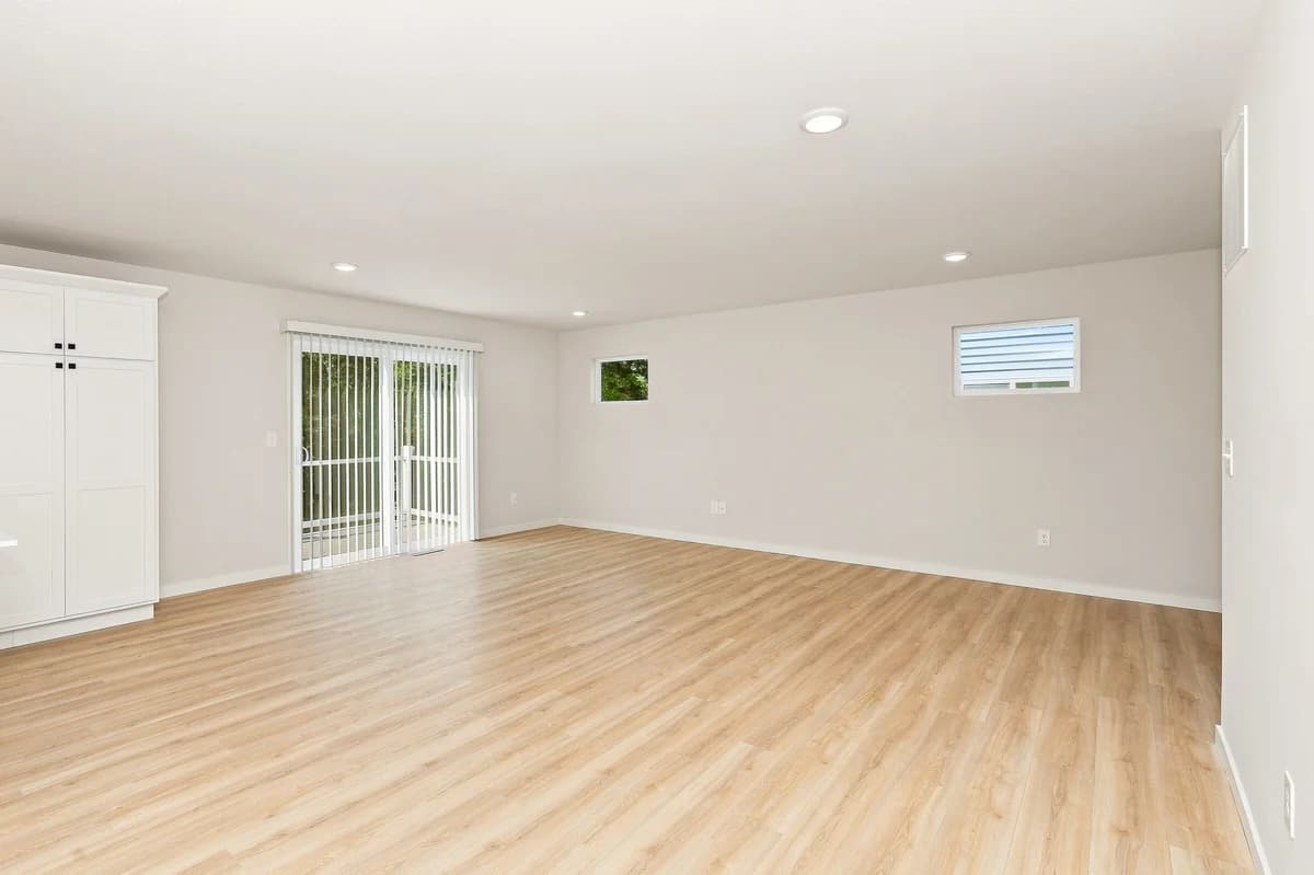 Creekside Commons - Apartment - 15
