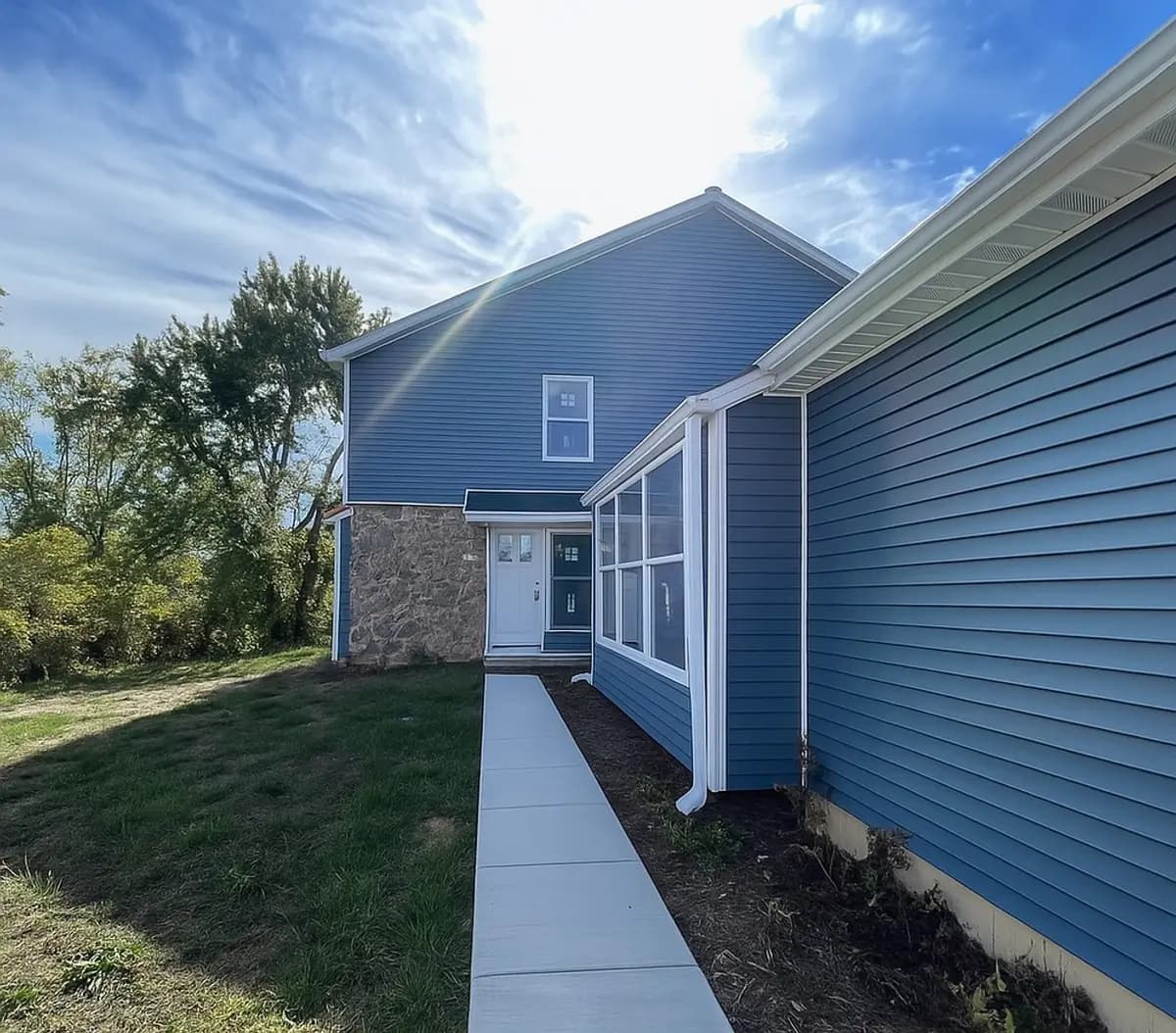 undefined apartments for rent - image - large (1).png