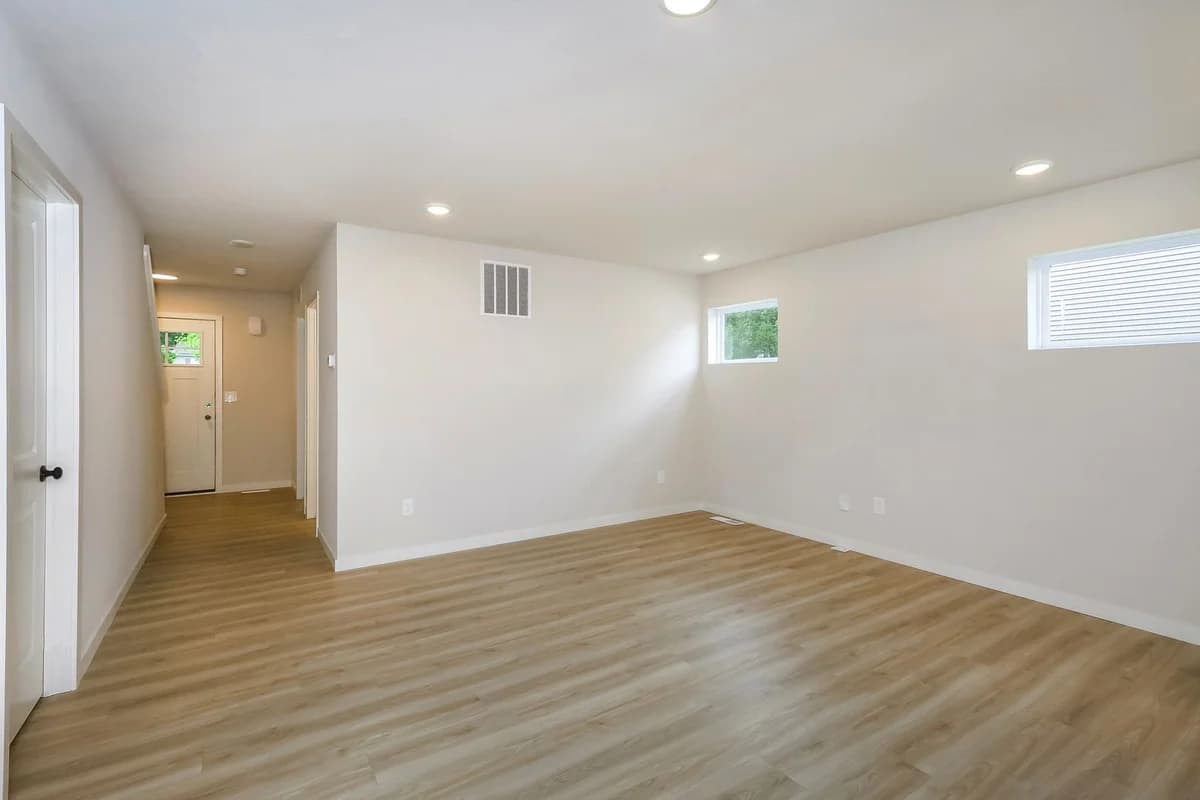 Portage apartments for rent - Property image - 1835 Kingfisher Circle - 2