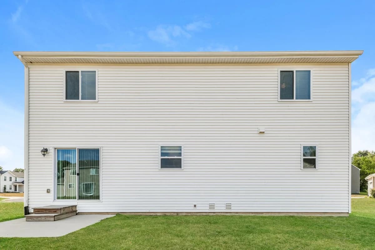 Portage apartments for rent - Property image - 5643 Claremount Street - 2