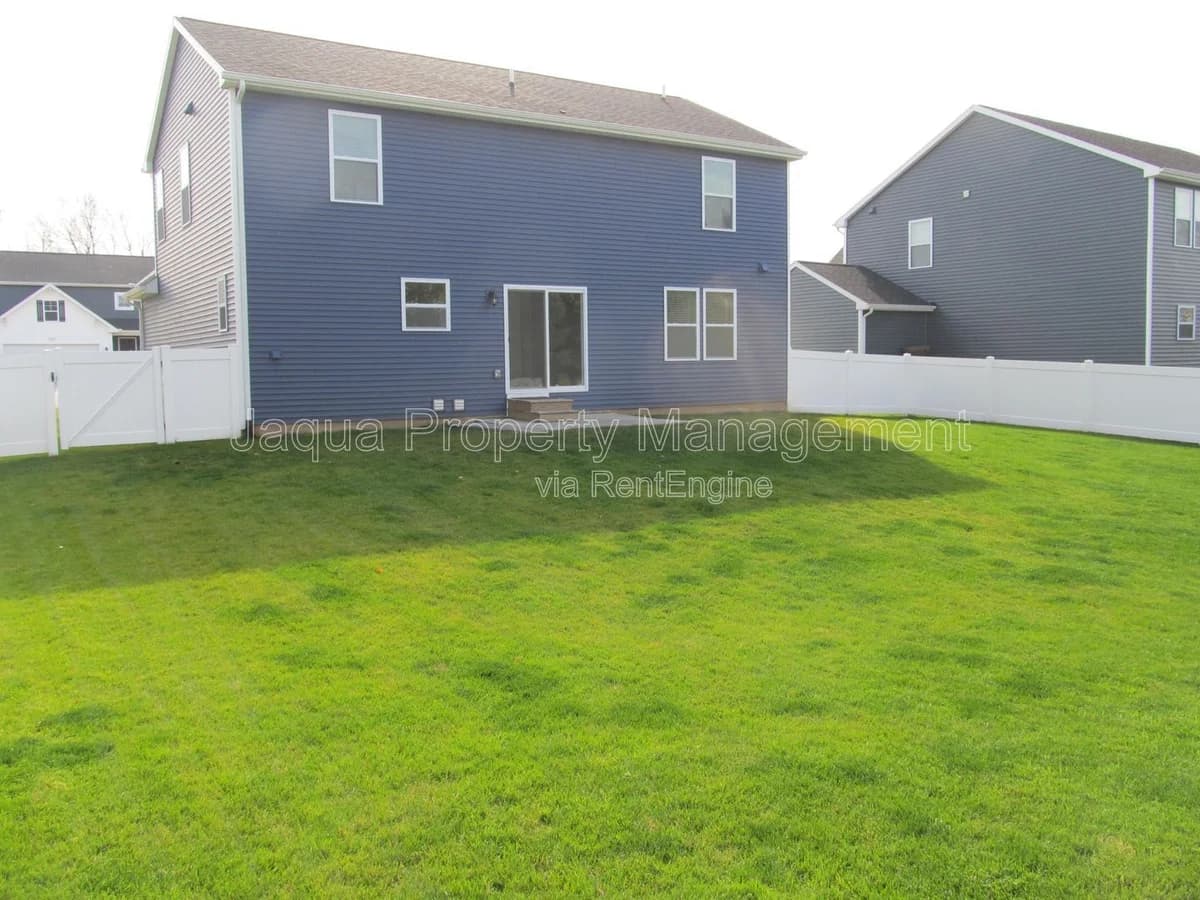 Portage apartments for rent - Property image - 3510 Summersong Path - 3
