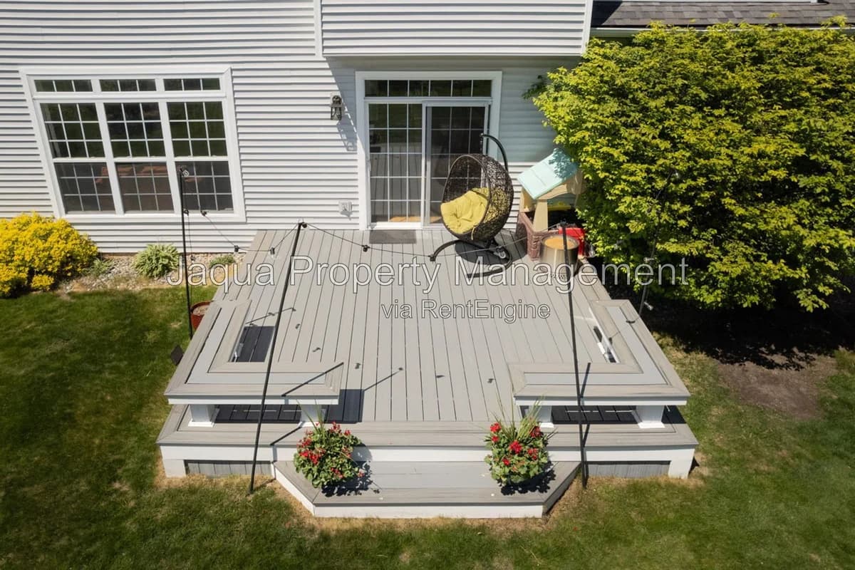 Portage apartments for rent - Property image - 3397 Hampstead Court - 3