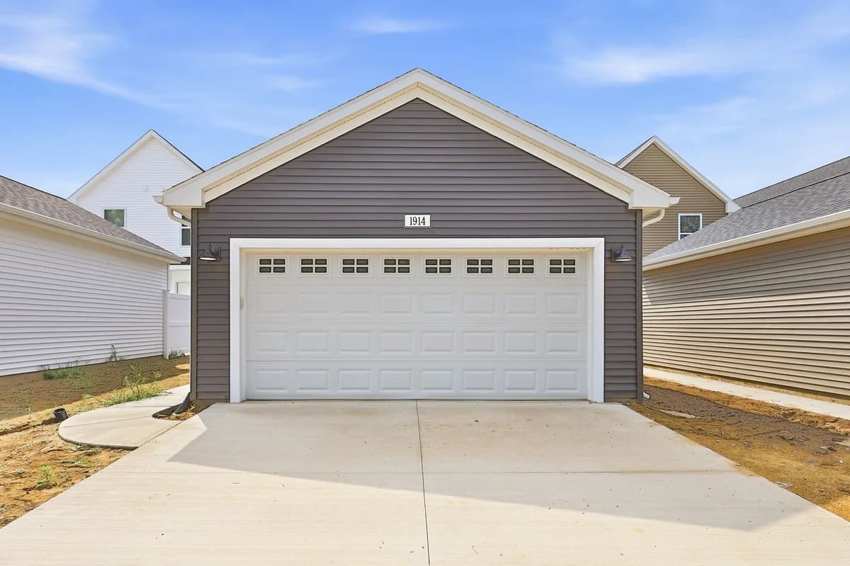 Portage apartments for rent - Property image - 1898 Kingfisher Circle - 2