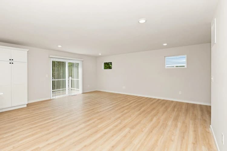 Portage apartments for rent - image - Spacious Room with Wooden Floor